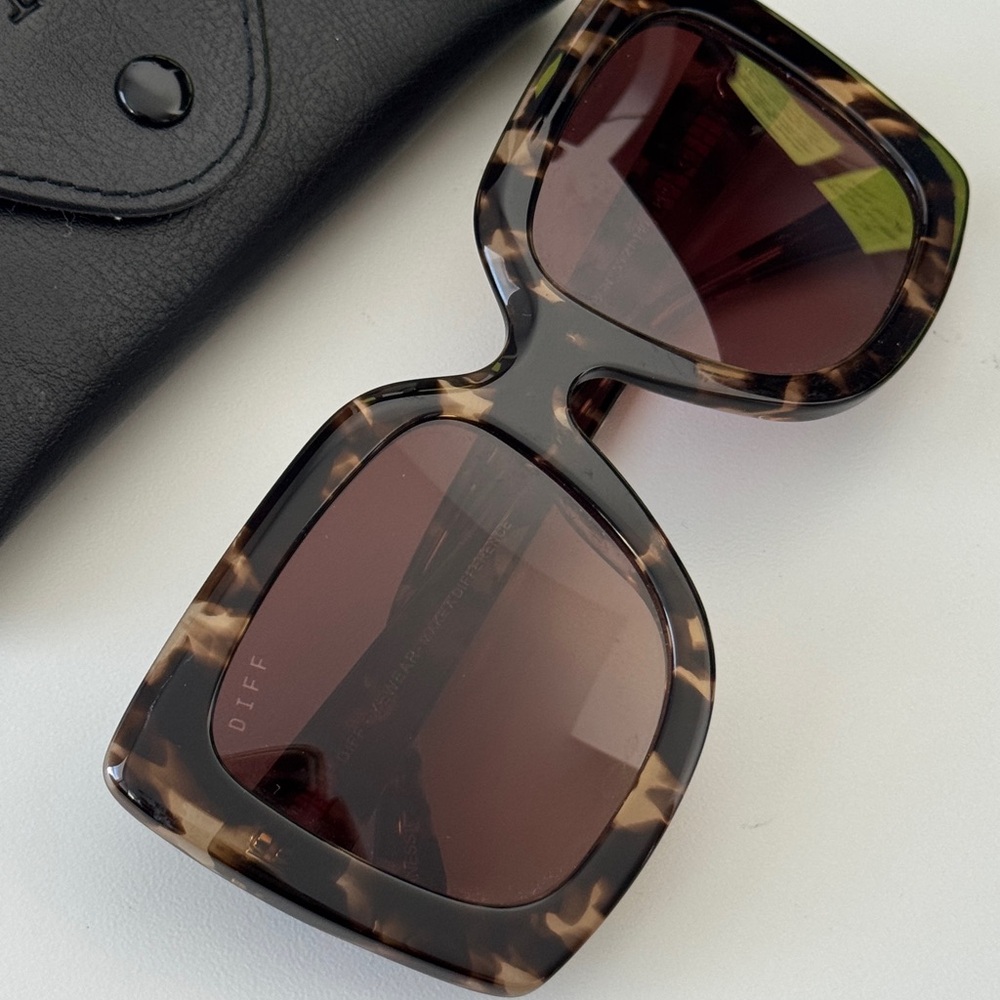 Tortoise Shell Square Sunglasses By Diff Eyewear - image 5